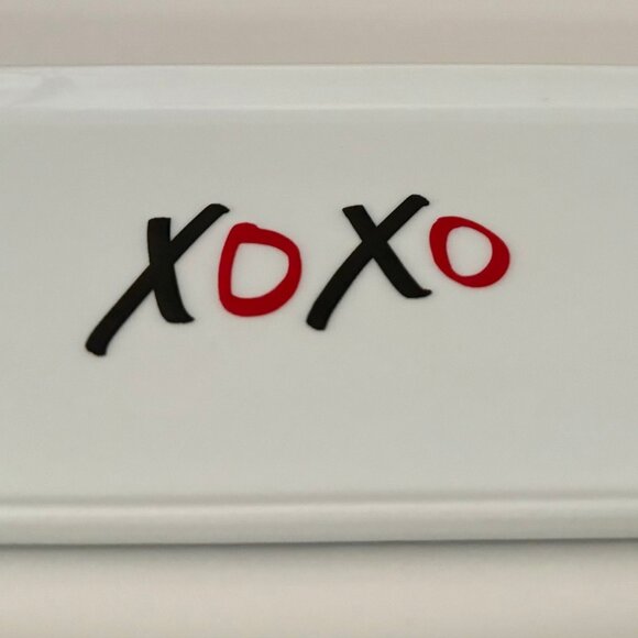NWT PRIMA DESIGN PORCELAIN SMALL WHITE TRINKET TRAY PLATE DISH "XOXO" PRINTED - Picture 6 of 11